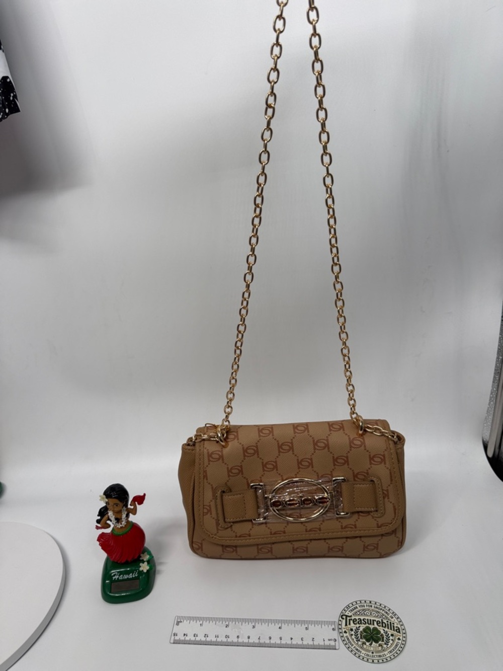 Tan Leilani monogram Signature Pattern Gold Chain Shoulder Bag - Picture 17 of 17